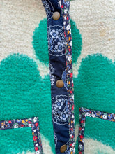 Load image into Gallery viewer, One-of-a-Kind: Green Floral Ukrainian Blanket Flora Jacket (M)