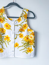 Load image into Gallery viewer, One-of-a-Kind: Vintage Black Eyed Susan Tablecloth Pearl Snap Tank (S)