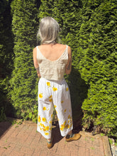 Load image into Gallery viewer, One-of-a-Kind: Vintage Yellow Daisy Tablecloth Easy Pant (S)
