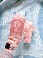 Load image into Gallery viewer, One-of-a-Kind: Orr Health Wool Blanket Mittens (S)