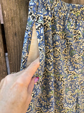 Load image into Gallery viewer, One-of-a-Kind: April Cornell Paisley Floral Tablecloth Easy Pant (M/L)