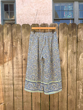 Load image into Gallery viewer, One-of-a-Kind: April Cornell Paisley Floral Tablecloth Easy Pant (M/L)