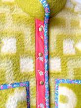 Load image into Gallery viewer, One-of-a-Kind: Celery Floral Ukrainian Wool Blanket Flora Jacket (M)
