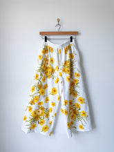 Load image into Gallery viewer, One-of-a-Kind: Vintage Yellow Daisy Tablecloth Easy Pant (S/M)

