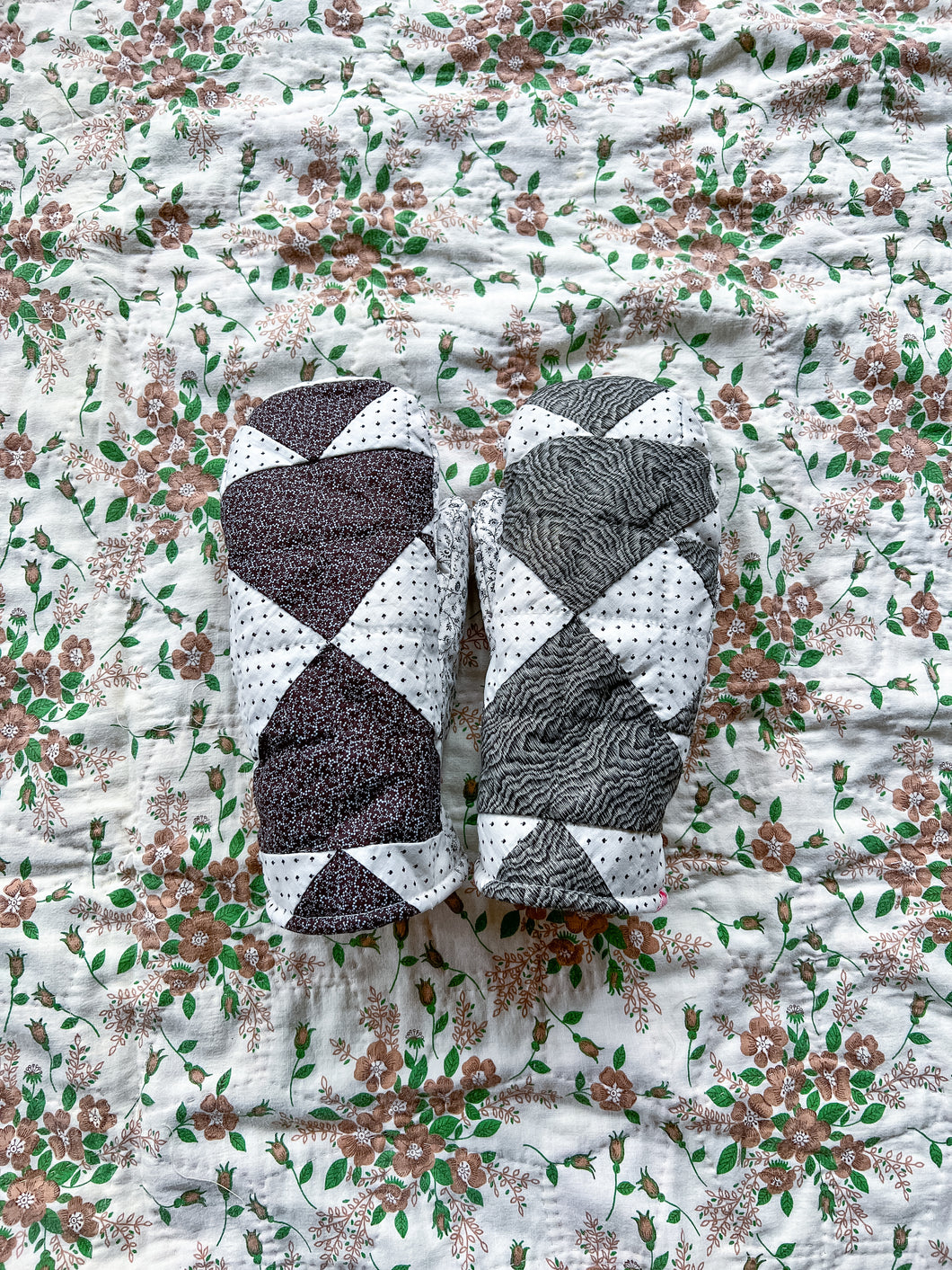 One-of-a-Kind: Cat's Cradle Quilt Mittens (M)