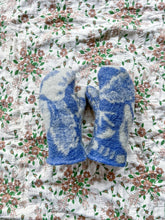 Load image into Gallery viewer, One-of-a-Kind: Orr Health Wool Blanket Mittens #3 (S)
