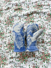 Load image into Gallery viewer, One-of-a-Kind: Orr Health Wool Blanket Mittens #3 (S)
