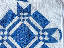 Load image into Gallery viewer, One-of-a-Kind: Missiouri Puzzle Quilt Pullover (M)
