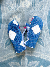 Load image into Gallery viewer, One-of-a-Kind: Indigo Churn Dash Quilt Mittens (M)
