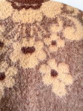 Load image into Gallery viewer, One-of-a-Kind: Tan Floral Floral Ukrainian Blanket Flora Jacket (S)
