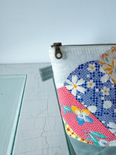 Load image into Gallery viewer, One-of-a-Kind: Dresden Plate Zip Pouch
