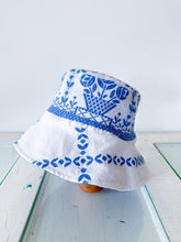 Load image into Gallery viewer, One-of-a-Kind: Vintage Tablecloth Bucket Hat (Adult S/M) #3
