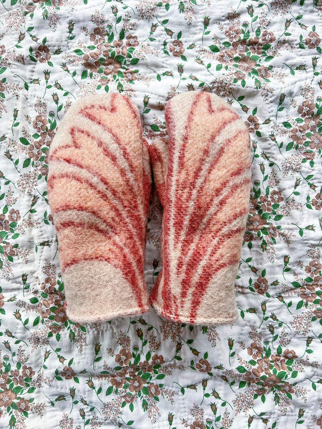 One-of-a-Kind: Orr Health Wool Blanket Mittens (L)