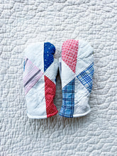 Load image into Gallery viewer, One-of-a-Kind: Half Square Triangle Quilt Mittens (M) #1
