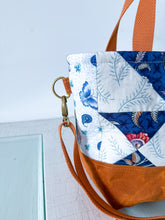Load image into Gallery viewer, One-of-a-Kind: Silent Star Project Bag (with detachable strap)
