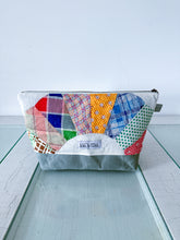 Load image into Gallery viewer, One-of-a-Kind: Dresden Plate Zip Pouch
