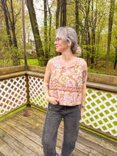 Load image into Gallery viewer, One-of-a-Kind: April Cornell Tablecloth Turnaround Tank (M)
