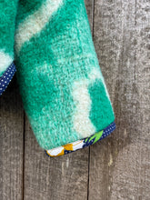 Load image into Gallery viewer, One-of-a-Kind: Green Ukrainian Blanket Flora Jacket (M)
