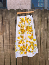 Load image into Gallery viewer, One-of-a-Kind: Vintage Yellow Daisy Tablecloth Easy Pant (S)
