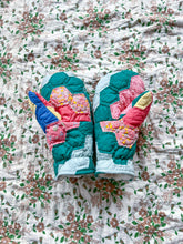 Load image into Gallery viewer, One-of-a-Kind: Grandmother&#39;s Flower Garden Quilt Mittens (L)
