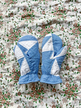 Load image into Gallery viewer, One-of-a-Kind: Flying Geese Quilt Mittens (M)
